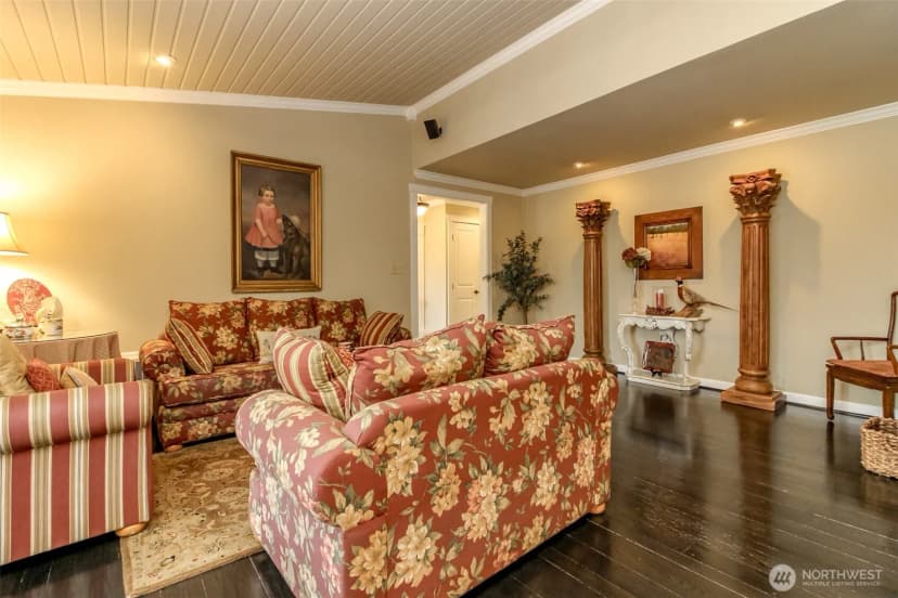 Property photo for 10415 Brook Lane Sw, Lakewood photo 12