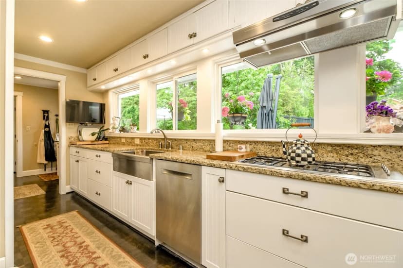 Property photo for 10415 Brook Lane Sw, Lakewood photo 14