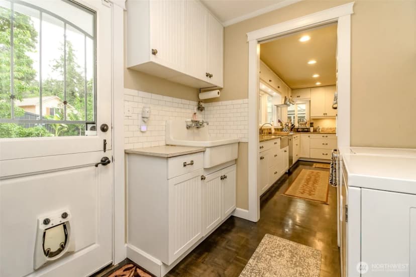 Property photo for 10415 Brook Lane Sw, Lakewood photo 16