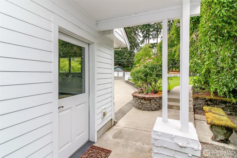 Property photo for 10415 Brook Lane Sw, Lakewood photo 35