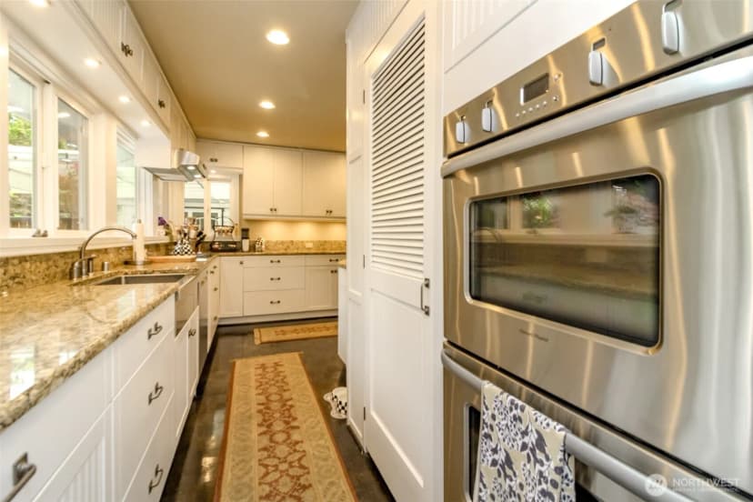 Property photo for 10415 Brook Lane Sw, Lakewood photo 15