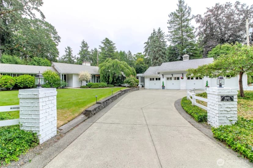Property photo for 10415 Brook Lane Sw, Lakewood
