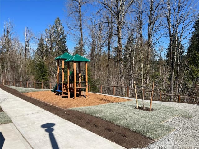 Property photo for 8605 Summit Avenue Se #13, Snoqualmie photo 4