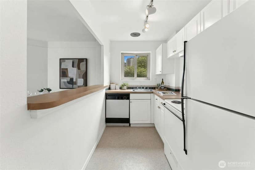 Property photo for 1400 Hubbell Place #ph112, Seattle photo 11
