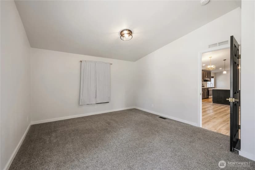 Property photo for 105 Robin Court, Longview photo 10