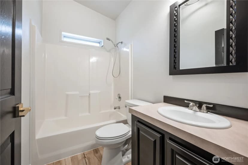 Property photo for 105 Robin Court, Longview photo 19