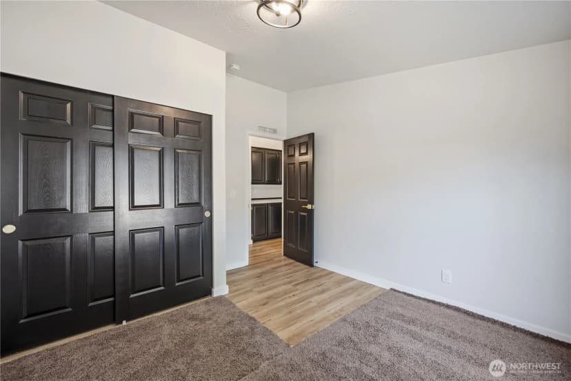 Property photo for 105 Robin Court, Longview photo 18