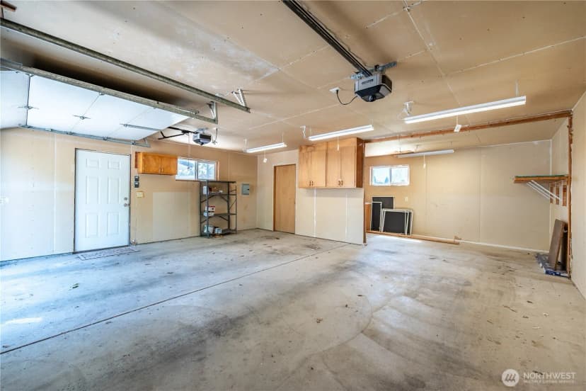 Property photo for 105 Robin Court, Longview photo 26