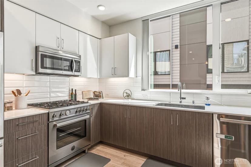 Property photo for 6313 9th Avenue Ne #a, Seattle photo 15