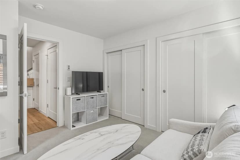 Property photo for 6313 9th Avenue Ne #a, Seattle photo 7