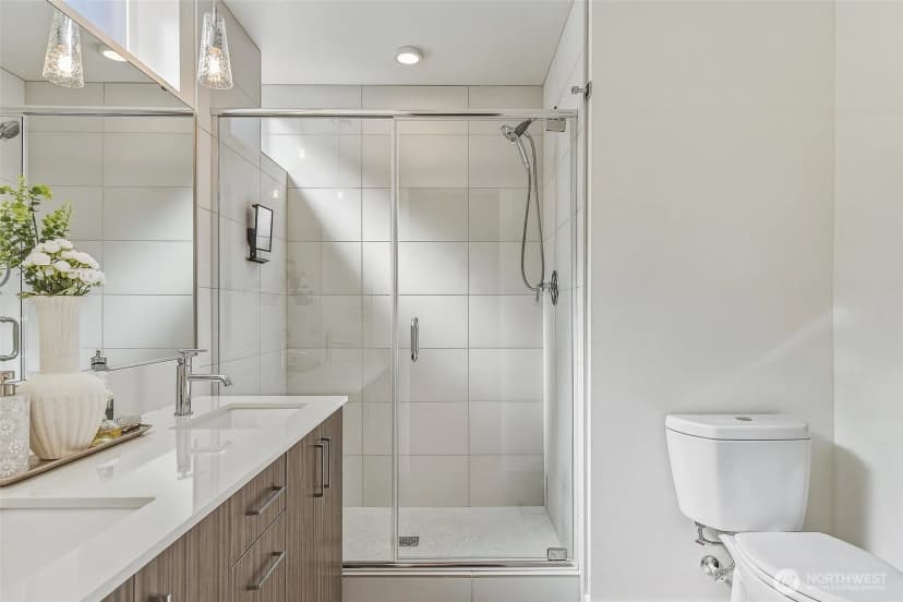 Property photo for 6313 9th Avenue Ne #a, Seattle photo 26