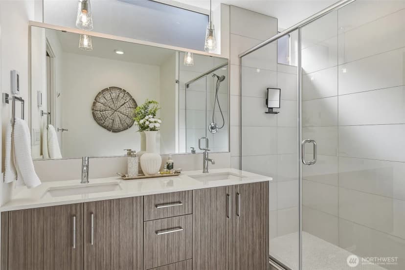 Property photo for 6313 9th Avenue Ne #a, Seattle photo 25