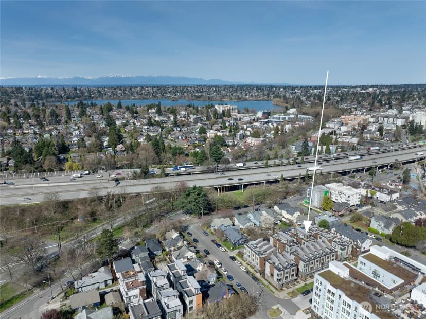 Property photo for 6313 9th Avenue Ne #a, Seattle photo 30