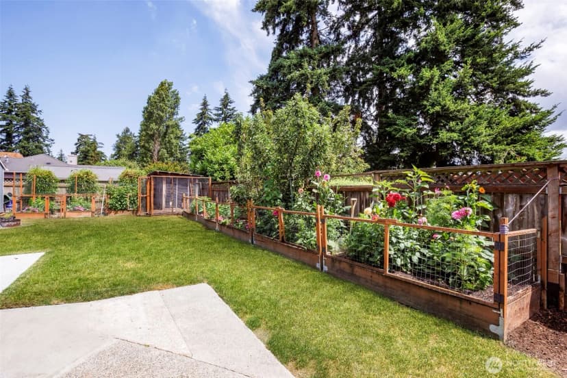 Property photo for 610 N 125th Street, Seattle photo 24