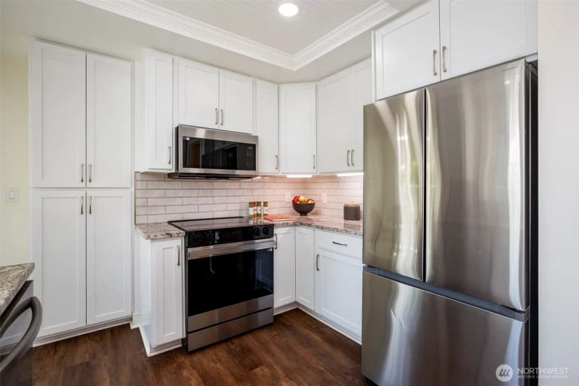 Property photo for 610 N 125th Street, Seattle photo 12