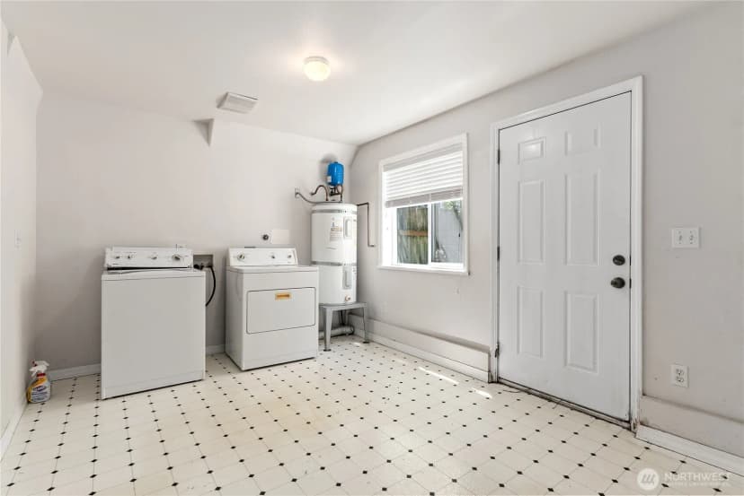 Property photo for 7703 11 Avenue Sw, Seattle photo 28