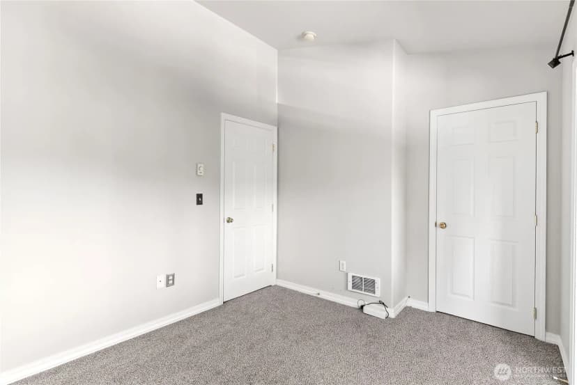 Property photo for 7703 11 Avenue Sw, Seattle photo 22
