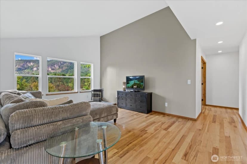 Property photo for 15619 N Trangen Loop Road, Arlington photo 6