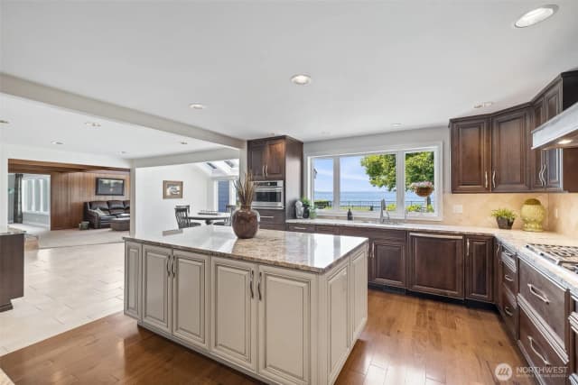 Property photo for 18141 Normandy Terrace Sw, Normandy Park photo 3