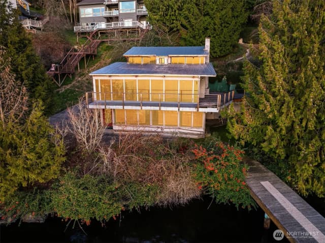 Property photo for 8001 West Mercer Street, Mercer Island photo 4