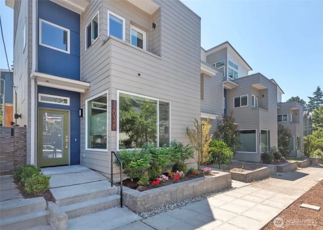 Property photo for 12032 33rd Ave Ne #f, Seattle photo 2