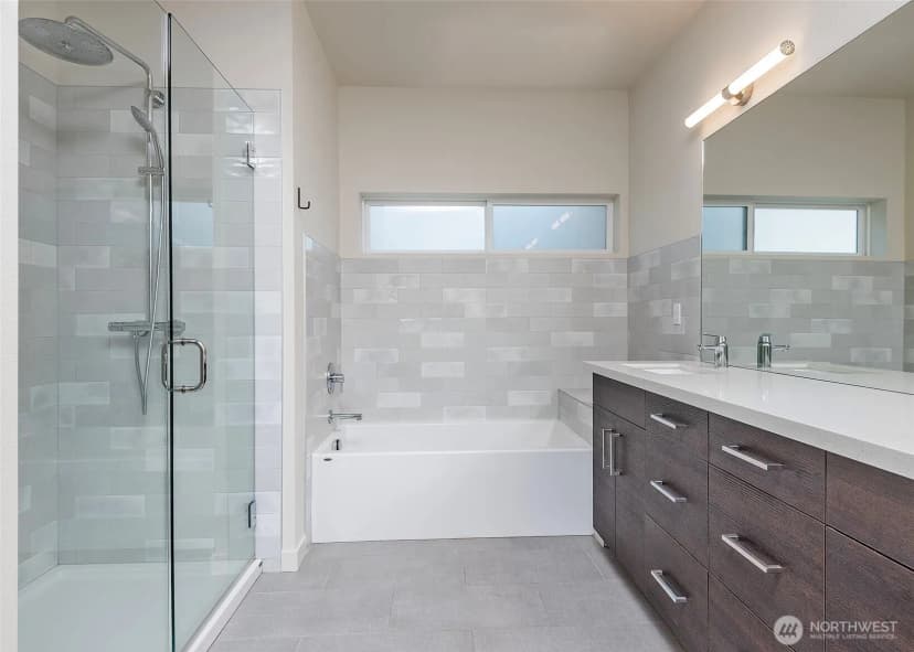 Property photo for 12032 33rd Ave Ne #f, Seattle photo 21