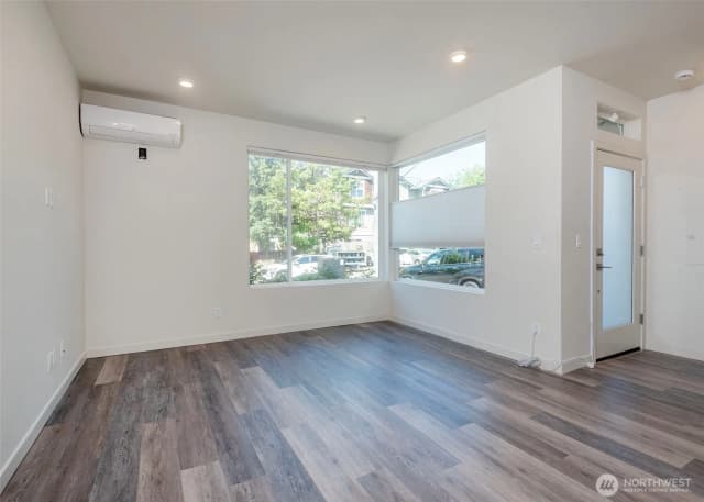 Property photo for 12032 33rd Ave Ne #f, Seattle photo 3