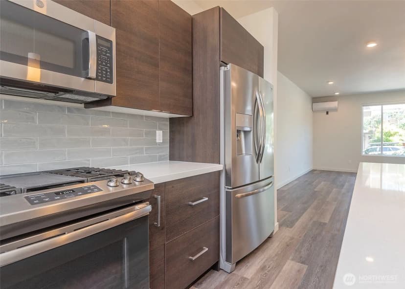 Property photo for 12032 33rd Ave Ne #f, Seattle photo 11