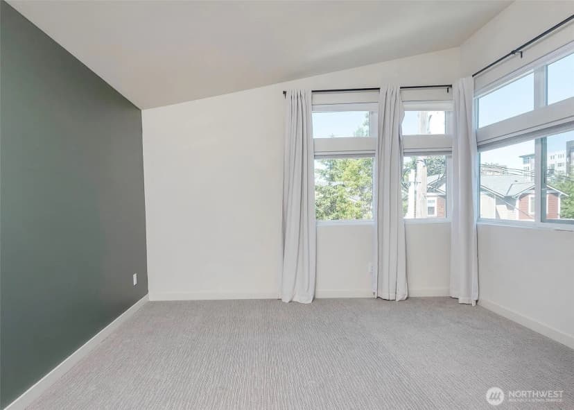 Property photo for 12032 33rd Ave Ne #f, Seattle photo 19