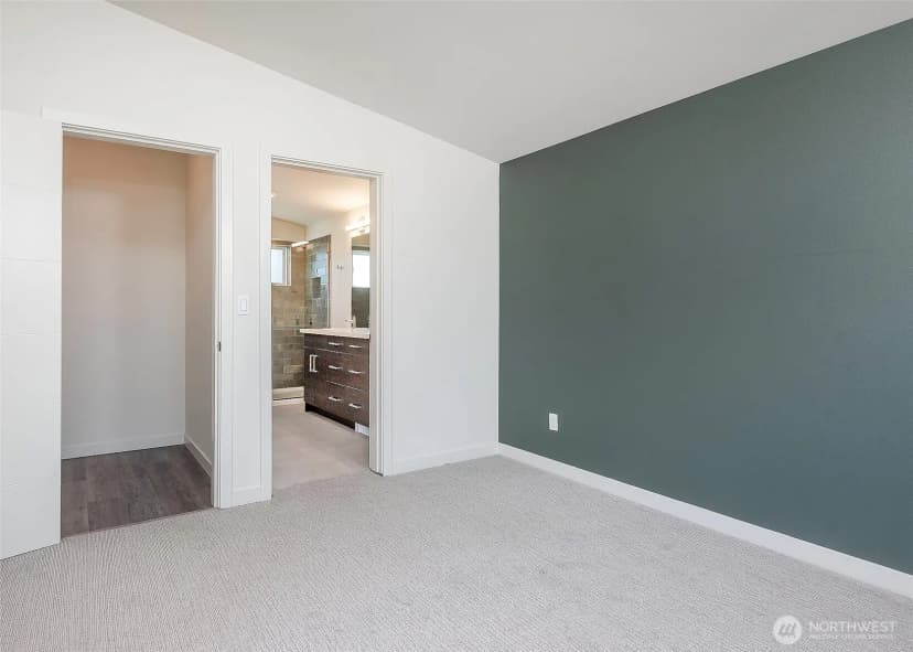Property photo for 12032 33rd Ave Ne #f, Seattle photo 15