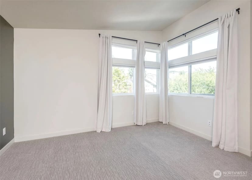 Property photo for 12032 33rd Ave Ne #f, Seattle photo 17