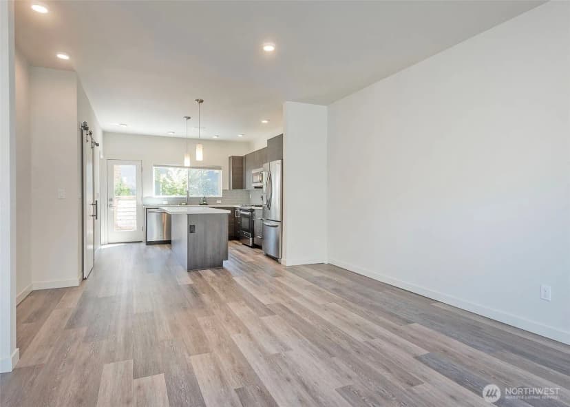 Property photo for 12032 33rd Ave Ne #f, Seattle photo 5