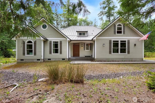 Property photo for 150 E Barnacle Boulevard, Shelton