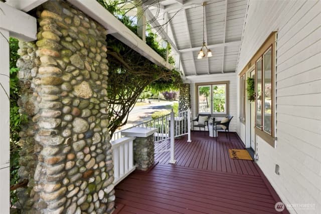 Property photo for 9931 Johnson Point Road Ne, Olympia photo 3