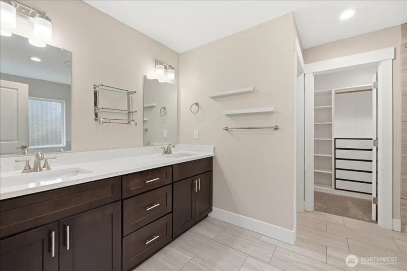 Property photo for 8316 Wildwood Avenue Sw, Lakewood photo 20