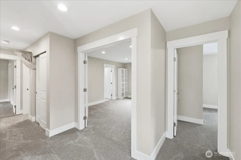 Property photo for 8316 Wildwood Avenue Sw, Lakewood photo 15