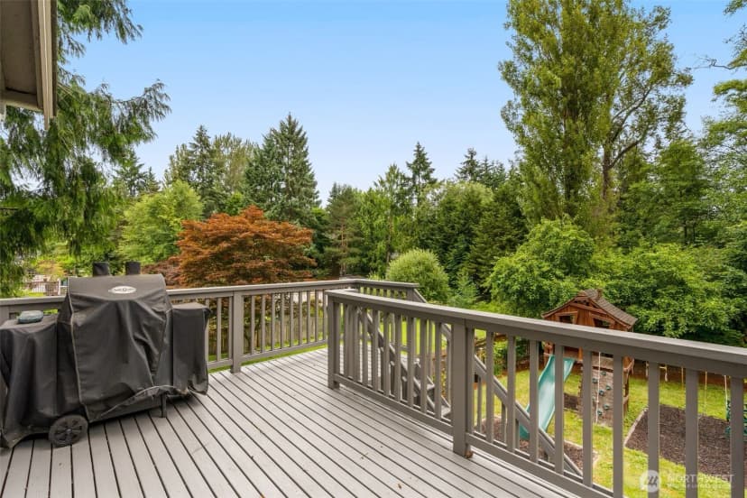 Property photo for 19036 18th Avenue Ne, Shoreline photo 23