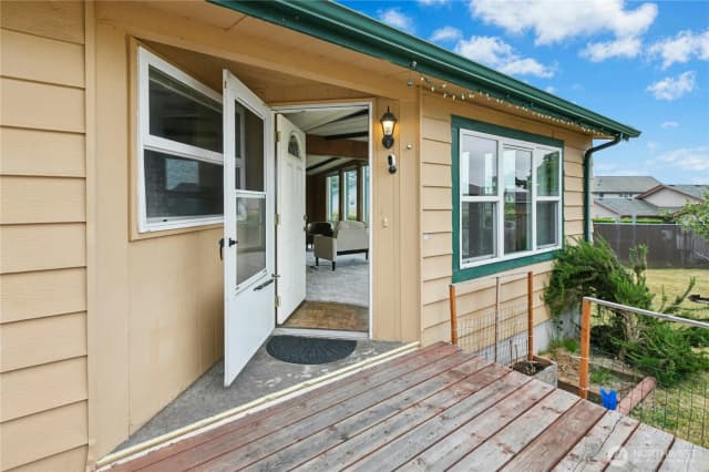 Property photo for 801 Walker Avenue, Oak Harbor photo 4