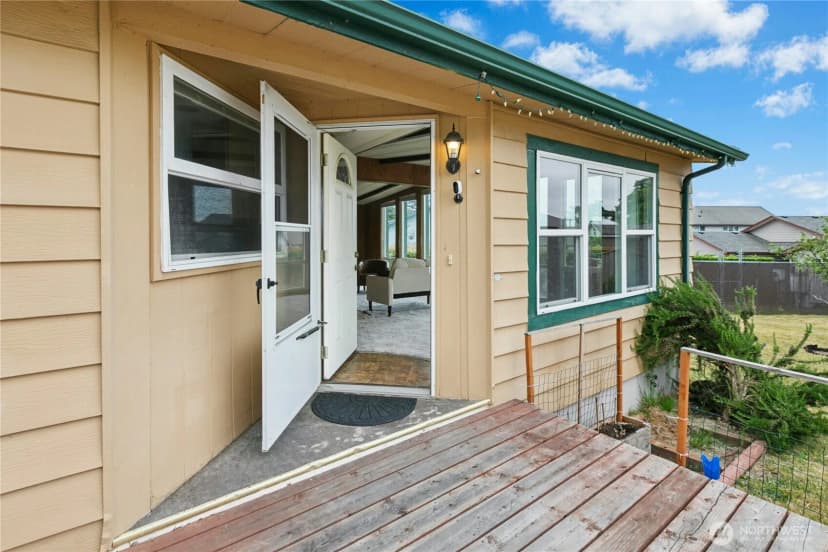 Property photo for 801 Walker Avenue, Oak Harbor photo 4