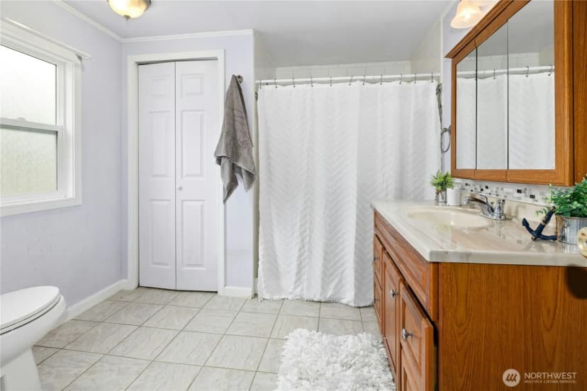 Property photo for 801 Walker Avenue, Oak Harbor photo 15