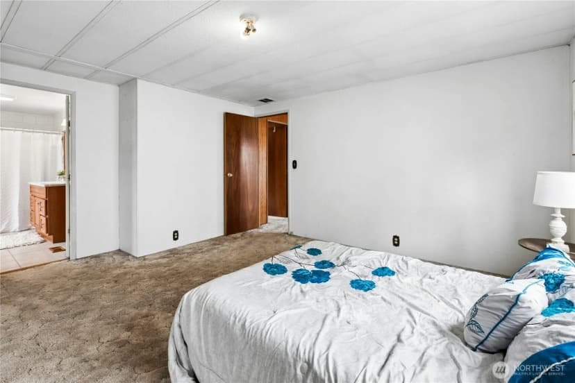 Property photo for 801 Walker Avenue, Oak Harbor photo 14