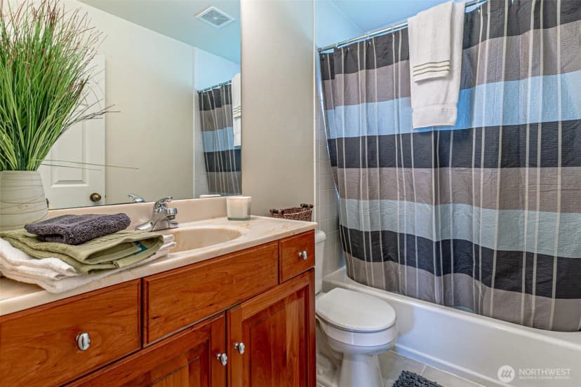 Property photo for 26044 Se 192nd Street, Maple Valley photo 16