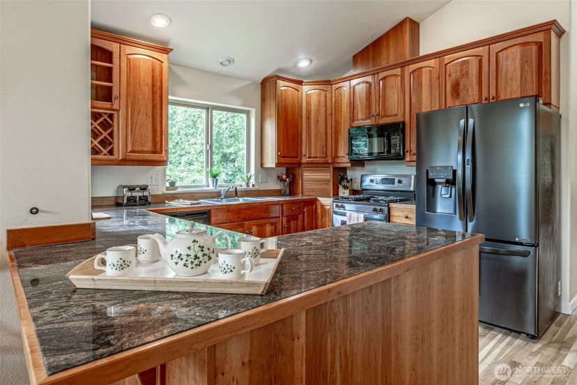 Property photo for 26044 Se 192nd Street, Maple Valley photo 18