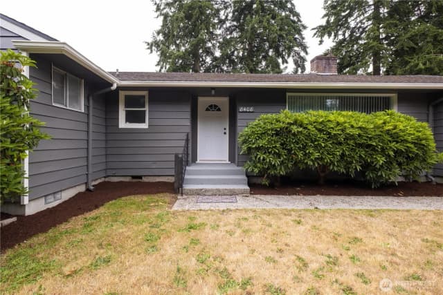 Property photo for 8408 121st Street Sw, Lakewood photo 3
