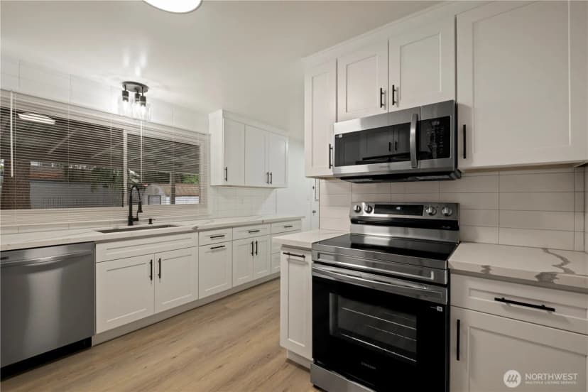 Property photo for 8408 121st Street Sw, Lakewood photo 7