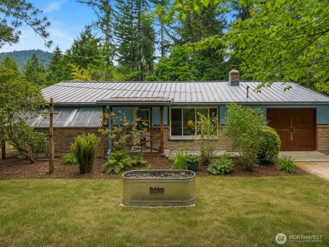 Property photo for 9429 240th Avenue Se, Issaquah photo 2