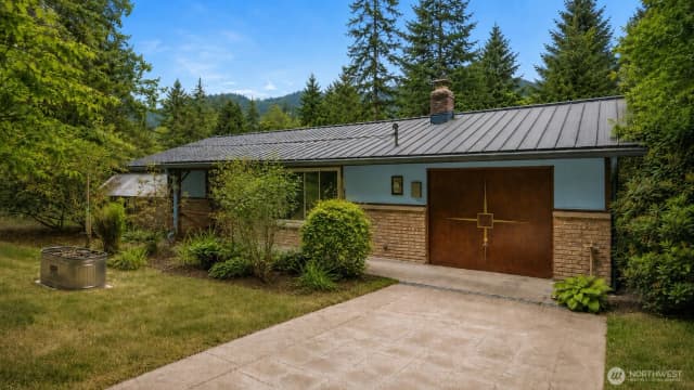 Property photo for 9429 240th Avenue Se, Issaquah photo 3