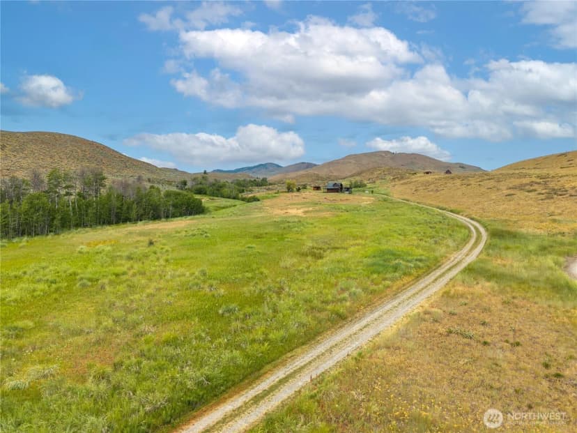 Property photo for 135 Hamilton Ranch Loop, Winthrop photo 4
