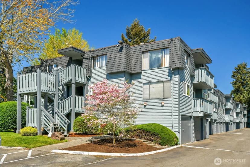 Property photo for 7217 Ne 175th Street #220, Kenmore photo 23