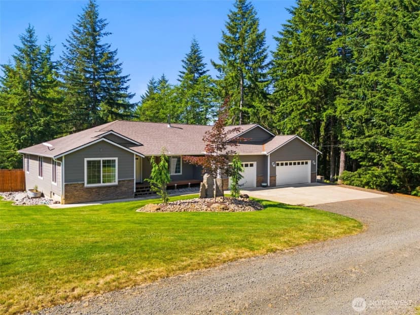 Property photo for 59 Timothy Lane E, Elma photo 2